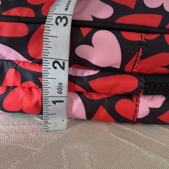 NWT Rachel Roy Red Pink Heart Pattern hanging valet cosmetic travel case Bag zip - Picture 9 of 12